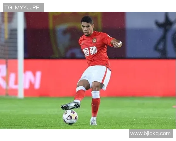 深圳足球队近期状态分析与未来发展展望探讨