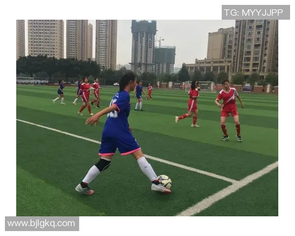 儿童眼中的足球世界:梦想与快乐的竞技场 儿童眼中的足球世界:梦想与快乐的竞技场