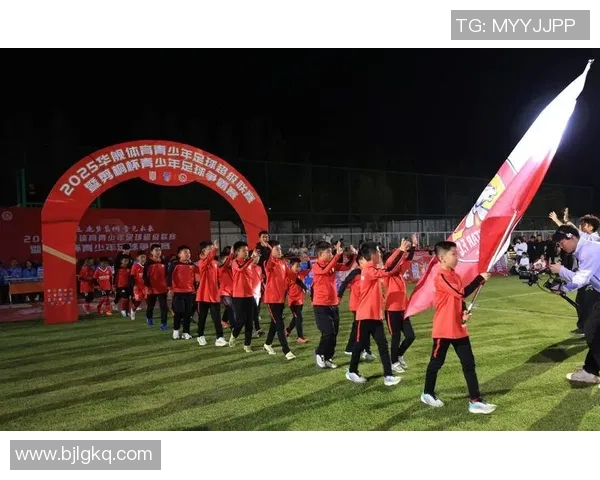 足球日升旗活动盛况回顾与未来展望共同推动足球文化发展与青少年成长